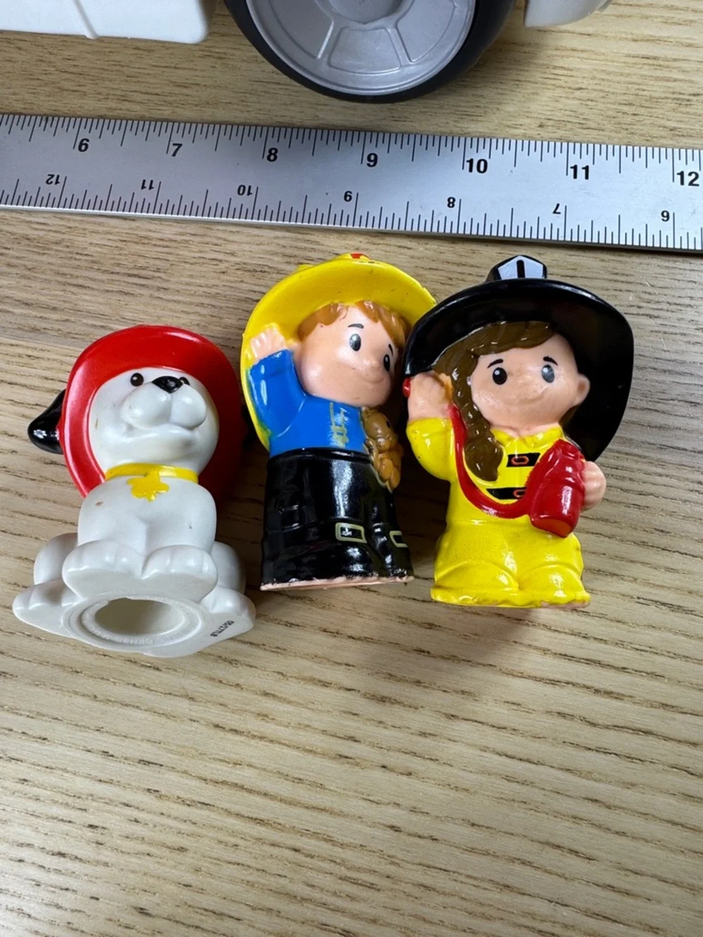 Vintage Red Kids Fire‎ Truck Playset with Figures little people